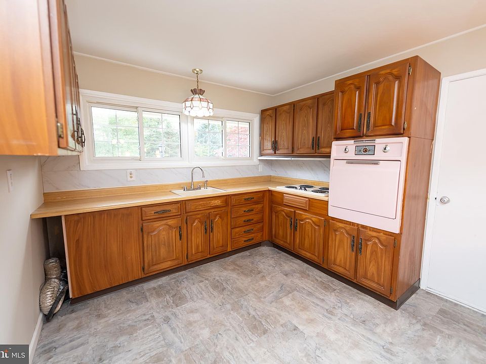 70 Highland Park Dr, Levittown, PA 19056 Zillow