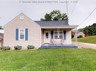 39 Maple Way St, Ravenswood, WV 26164