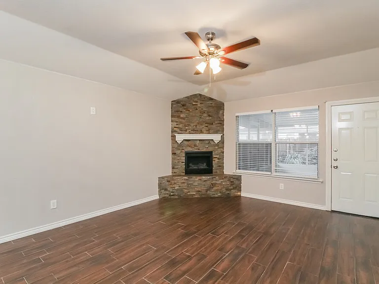 745 Poncho Ln — Photo 5