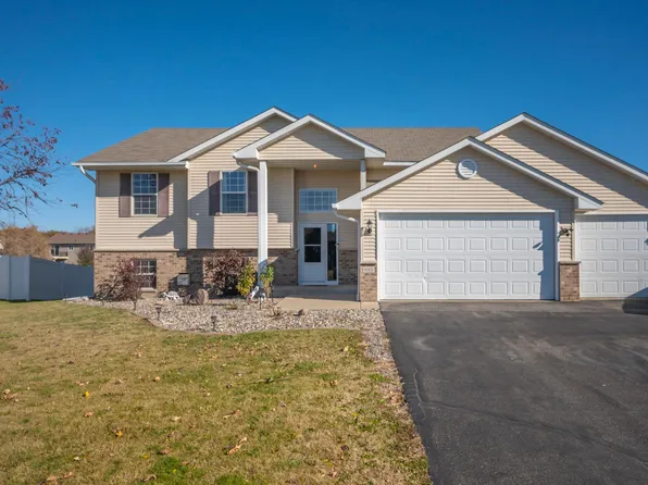 985 Farmers Ridge Trl, Belle Plaine, MN 56011
