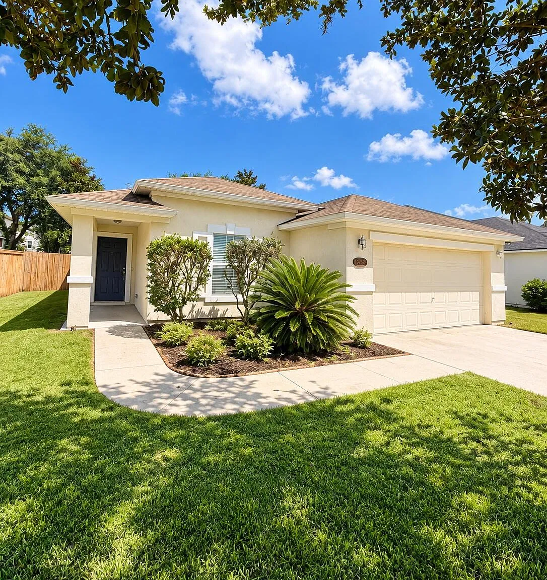 3 bed, 2.0 bath, 1591 sqft, $2,200 — Photo 1
