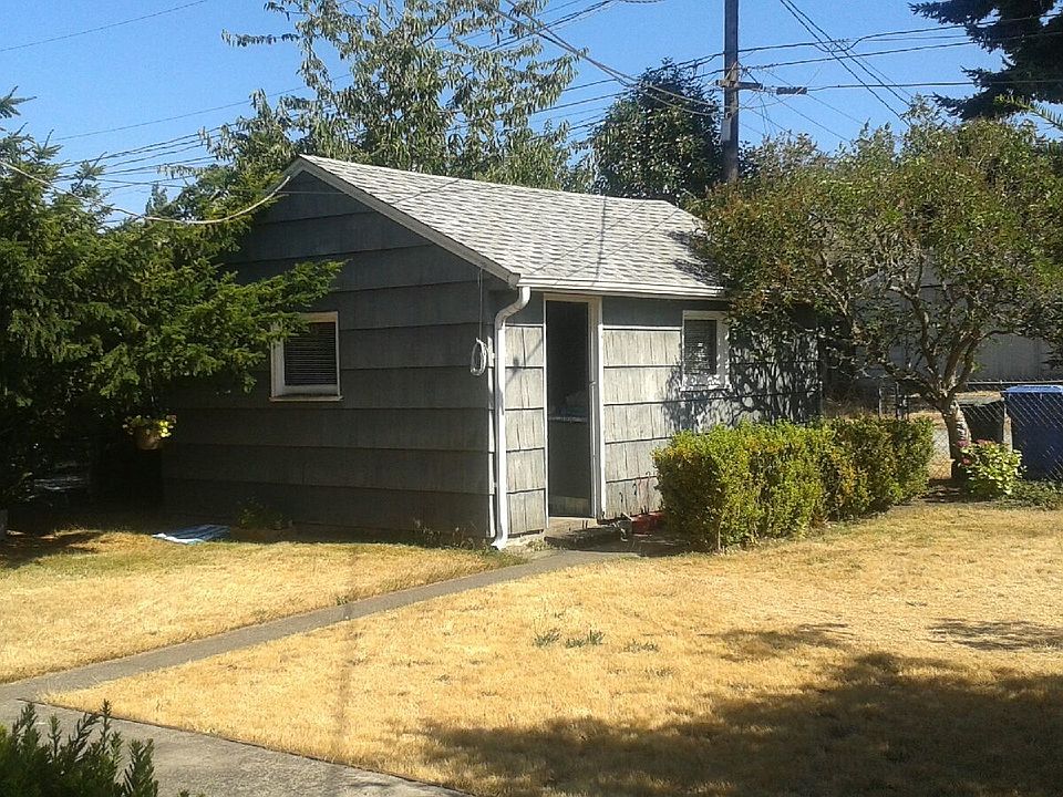2nd image of 5318 N 47th St