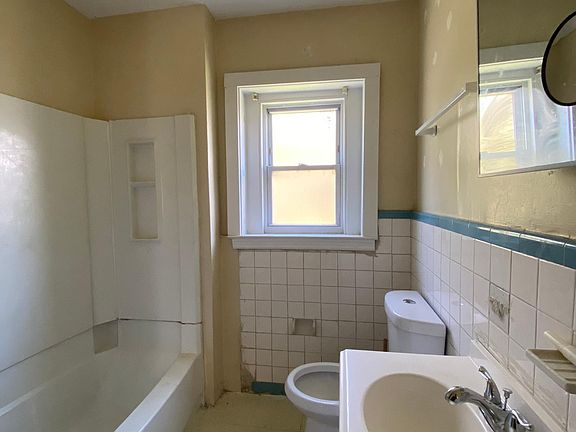 5th image of 62 Barclay St #2A