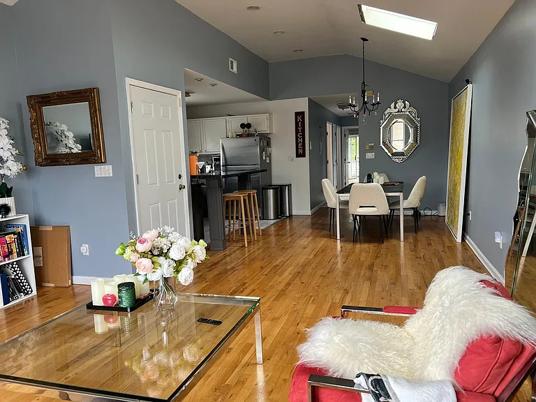 134 Laidlaw Ave #2 — Photo 8