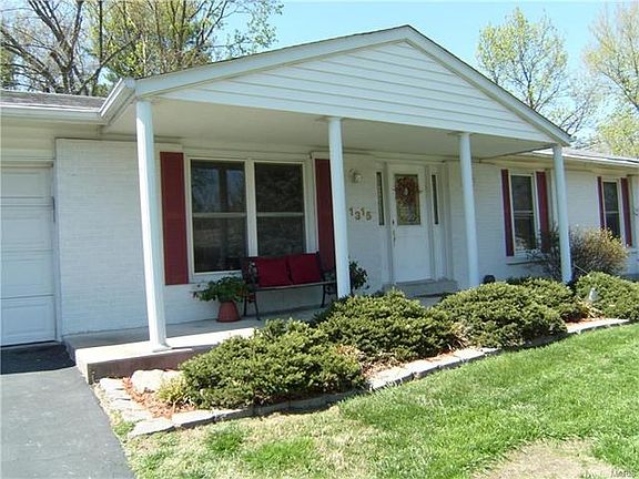 2nd image of 1315 Bardot Ln