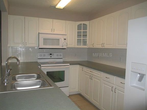 4th image of 109 Prince Ave