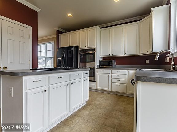 Kitchen with lots of cabinets