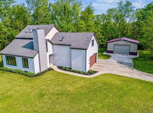 8393 Riverside Dr, Powell, OH 43065