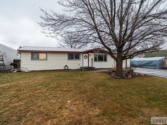3rd image of 279 N Byron Ave