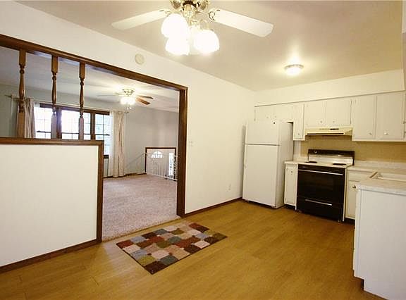 3rd image of 318 SW Glendana Dr