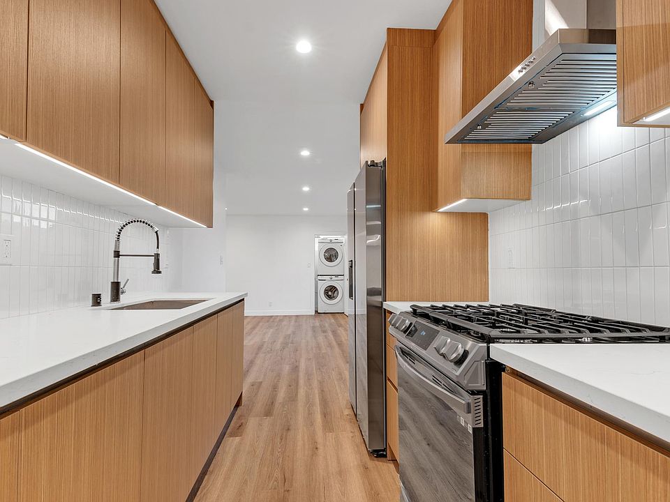 1st image of 950 Havenhurst Dr APT 6