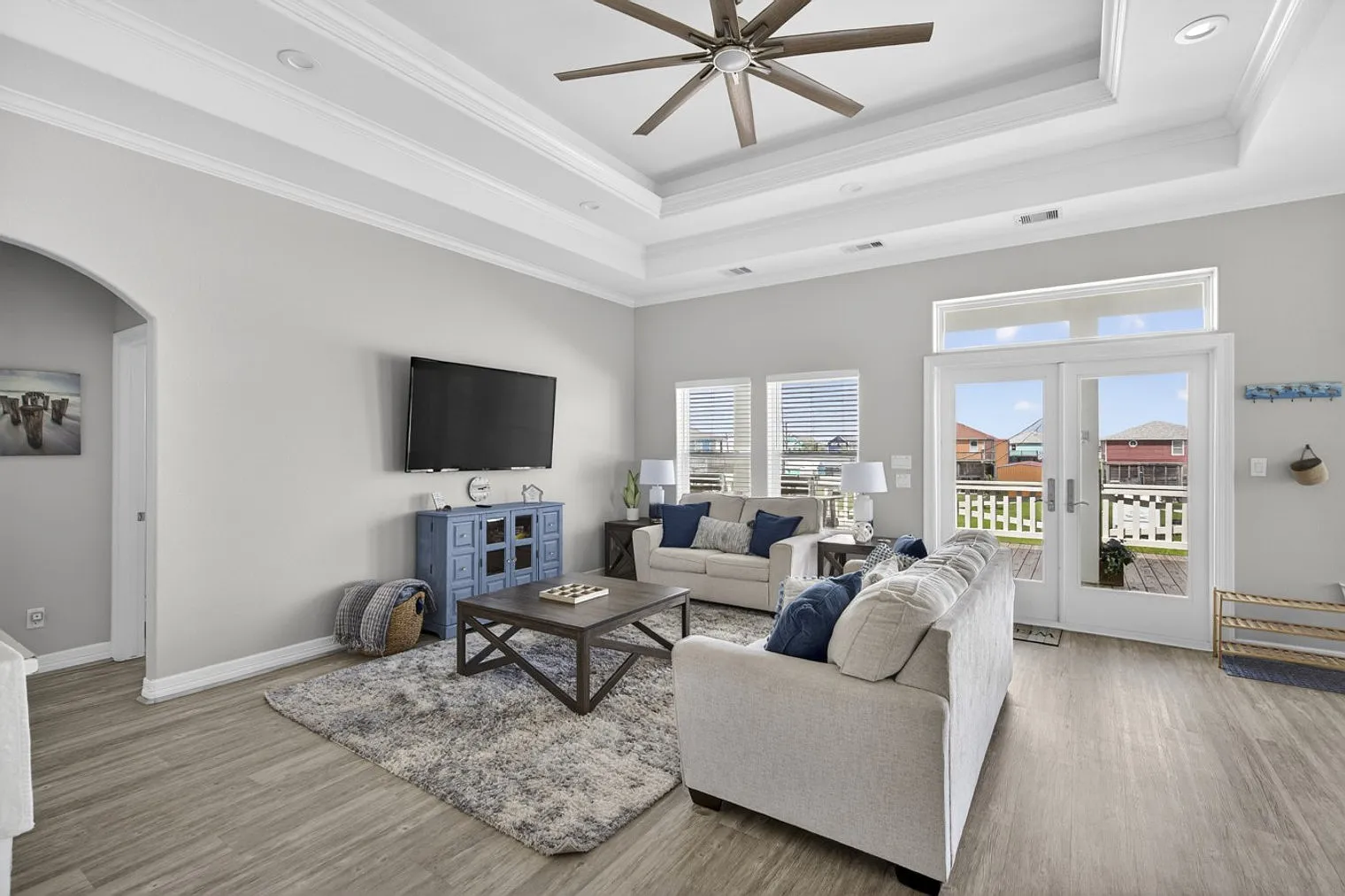 3 bed, 2.0 bath, 1356 sqft, $2,456 — Photo 4