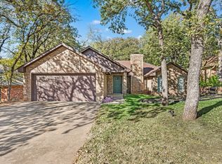 6737 Inwood Dr, North Richland Hills, TX 76182