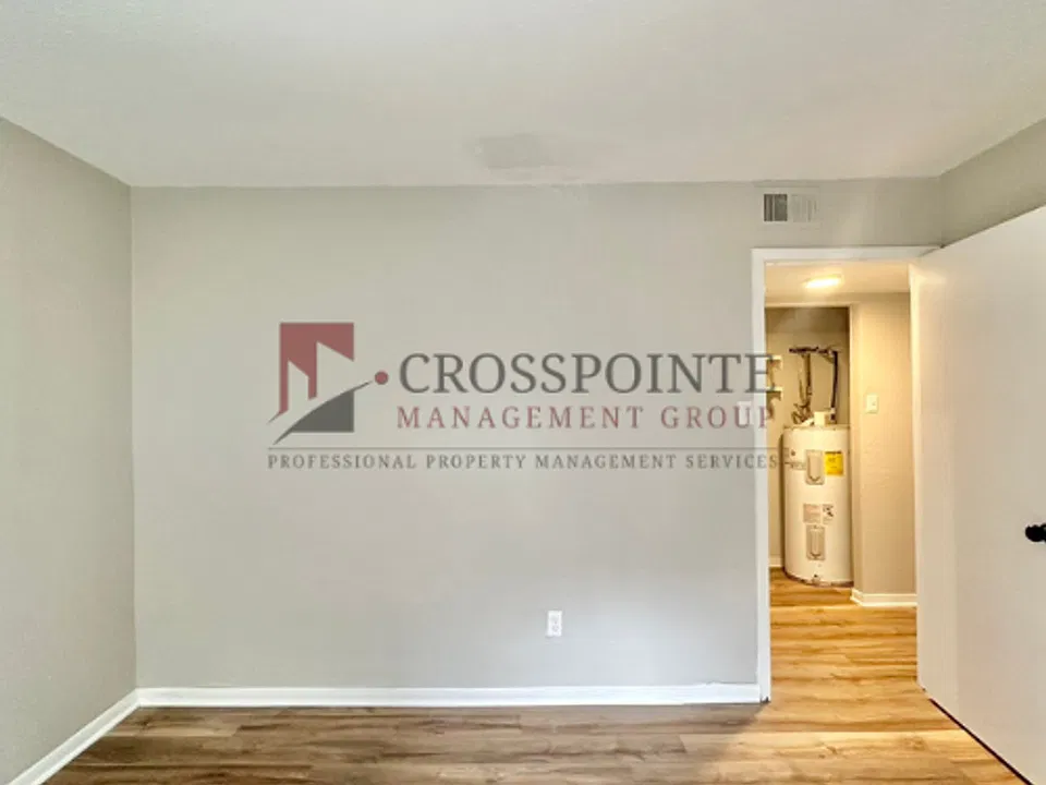 S. Bois D Arc Ave 8 Plex
