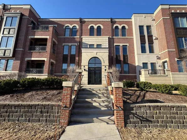 19185 Thomson DRIVE #302, Brookfield, WI 53045