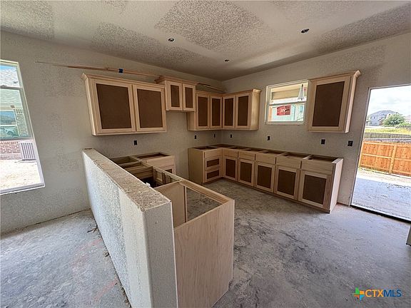5th image of 4909 Miranda Dr