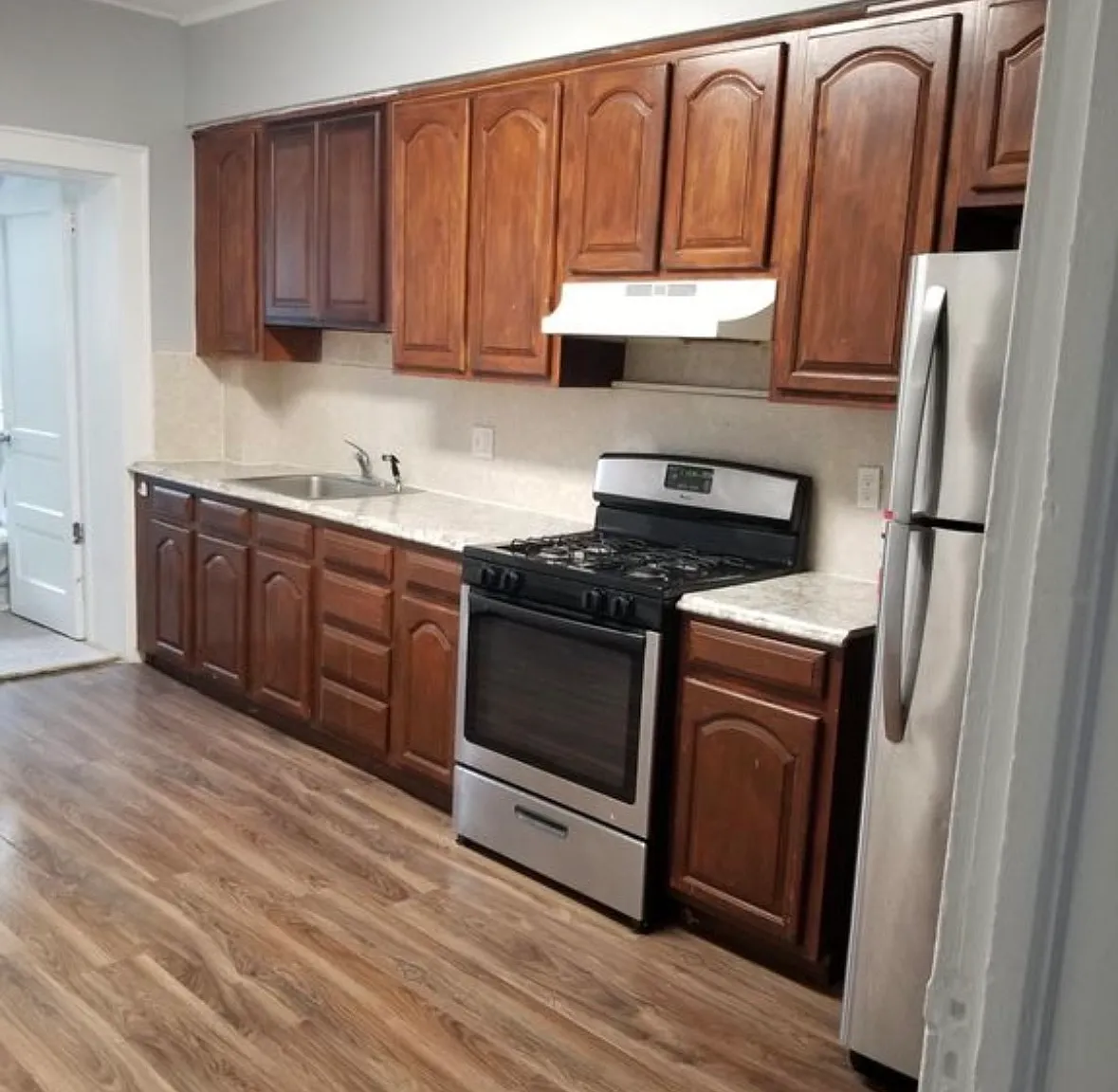 3 bed, $1,900 — Photo 1