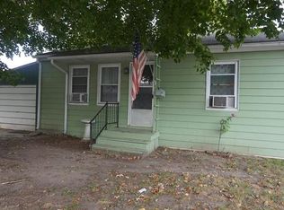 445 Wood River Ave, East Alton, IL