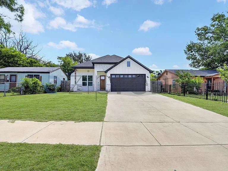 4941 Townsend Dr — Photo 1