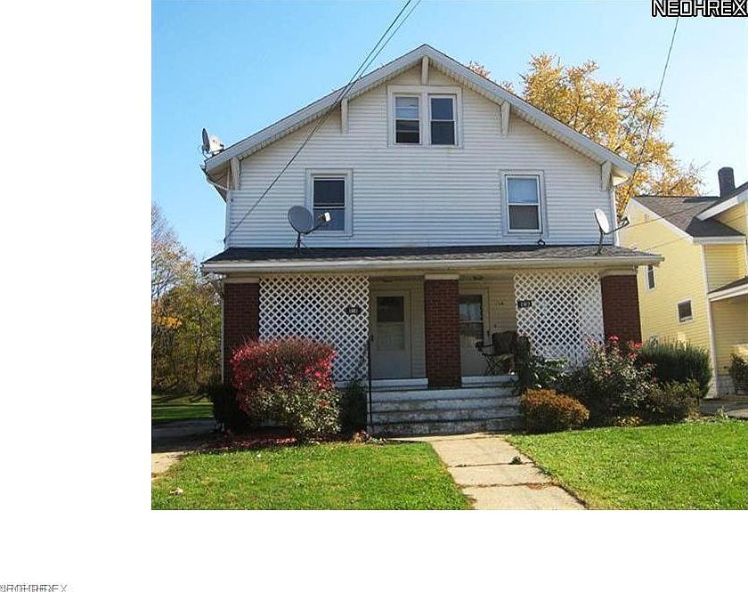 1st image of 916 1st St NE