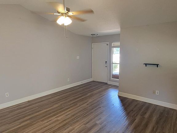 2nd image of 700 San Mario Ct #B