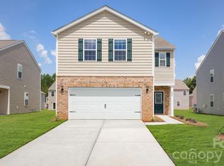 39 Katherine Emilie Dr, Hendersonville, NC 28792