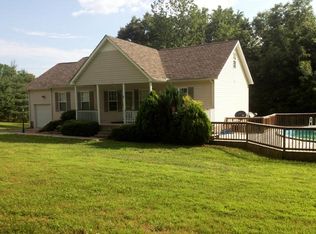 1013 Hooper Rd, Charlotte, TN 37036