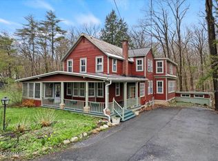 25 Goldfoot Rd, Round Lake, NY 12151