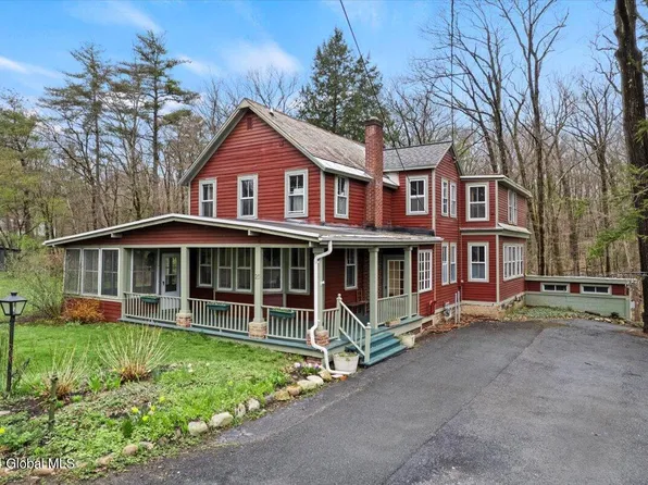 25 Goldfoot Road, Round Lake, NY 12151