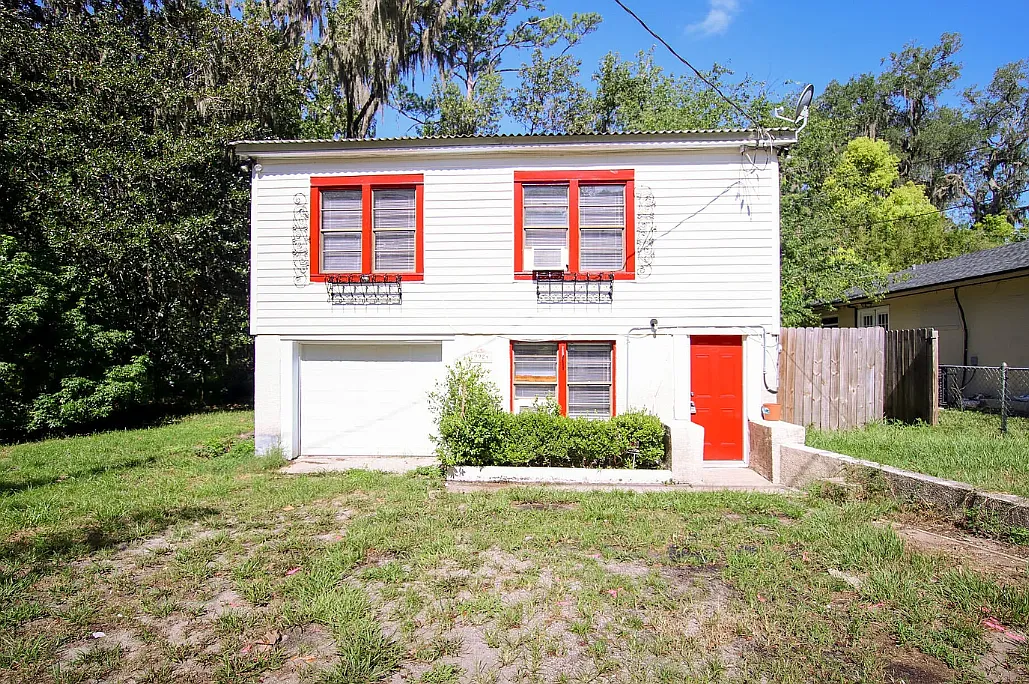 3 bed, 960 sqft, $1,400 — Photo 2