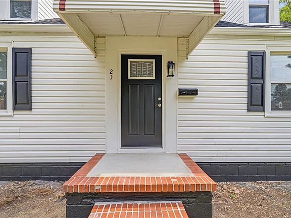 4th image of 21 Greenbrier Rd