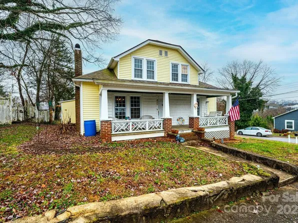 409 East St SW, Lenoir, NC 28645