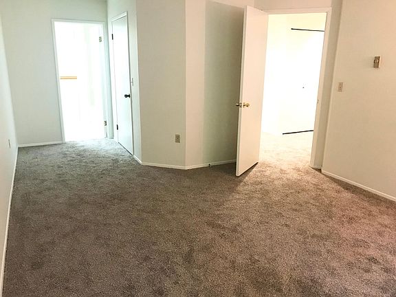 4th image of 1296 Bellevue Way NE APT 3