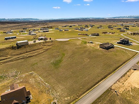 4th image of 60 Wheatland Meadows Dr