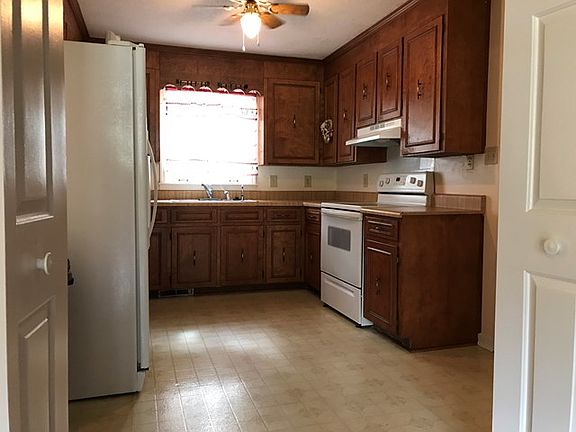 4th image of 307 Lawton St