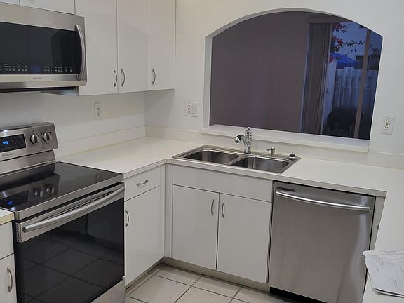 3rd image of 10974 NW 63rd St