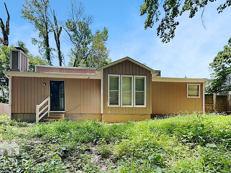 2406 Jenwood St — Photo 16