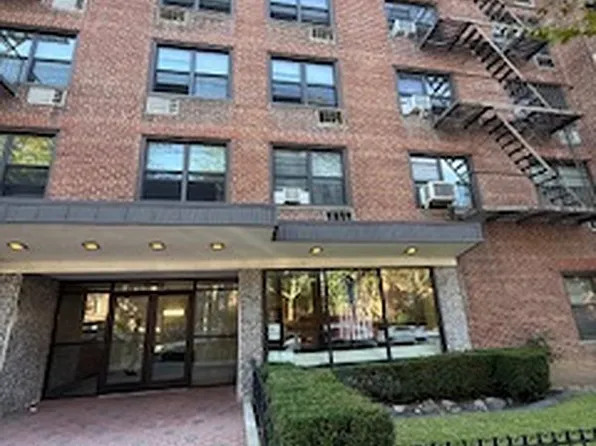 6188 Dry Harbor Rd APT 4D, Flushing, NY 11379