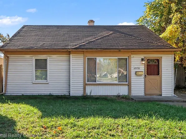 12751 Saratoga St, Oak Park, MI 48237