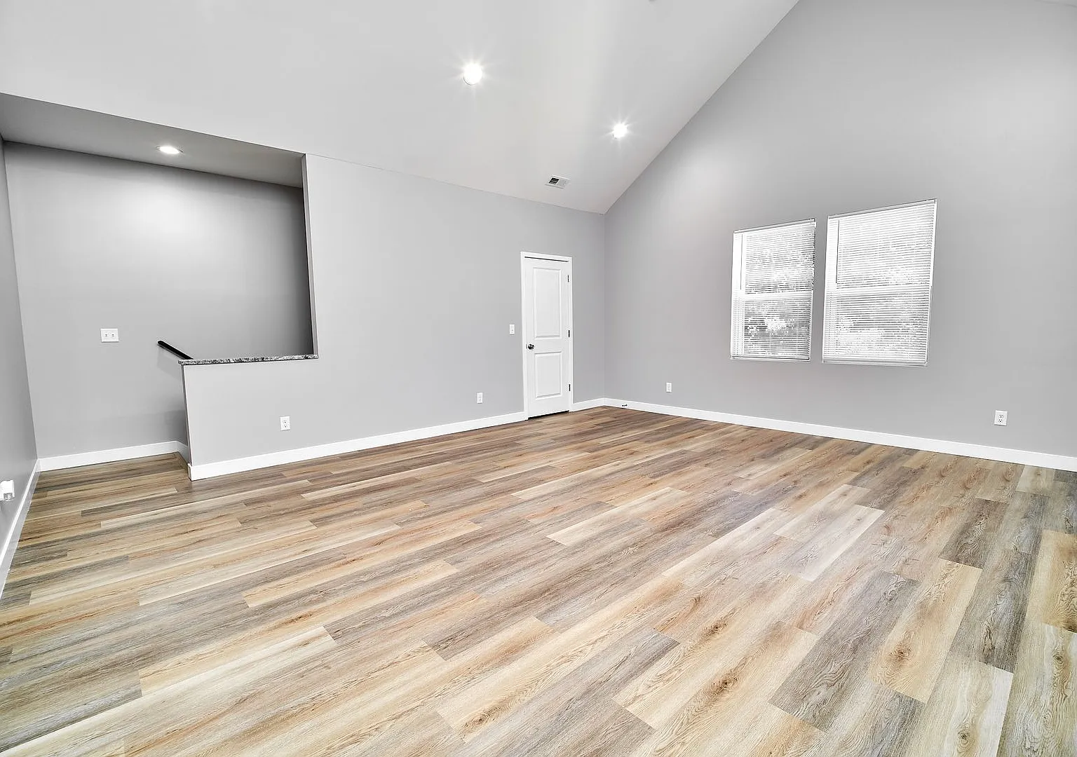 3BD/2BA brand new condo in Irvington! — Photo 4