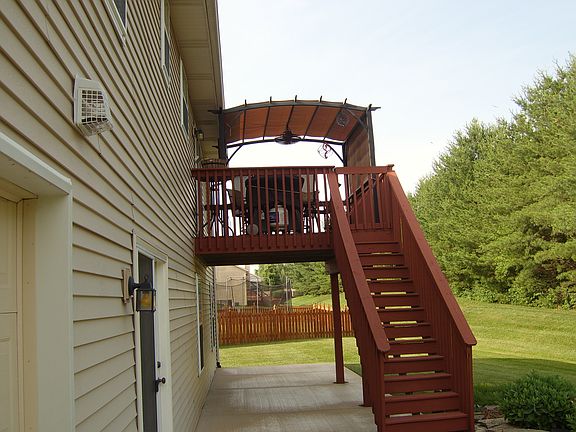 4th image of 820 Old Dominion Ct