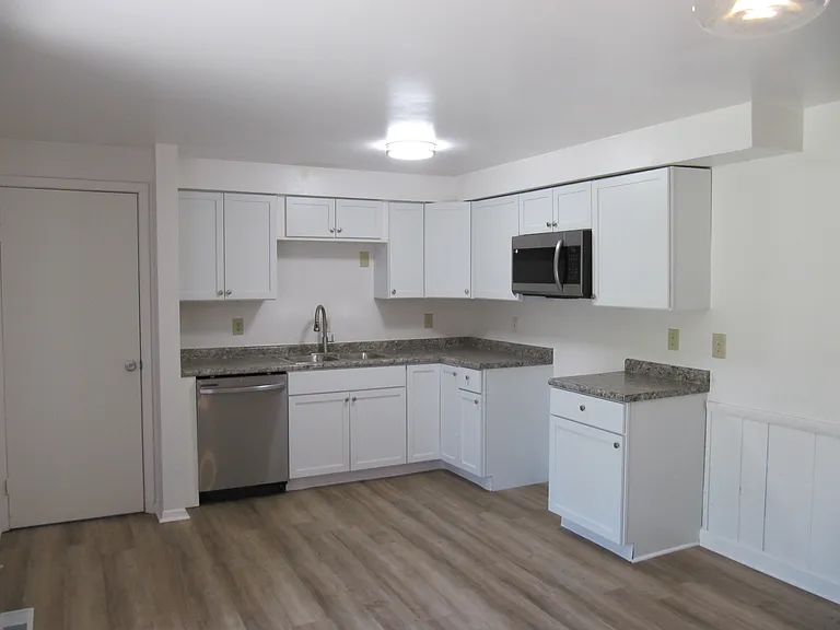 6525 Doris Dr — Photo 13