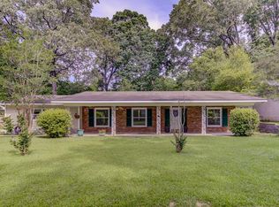 7 Crestwood Dr, Vicksburg, MS 39180