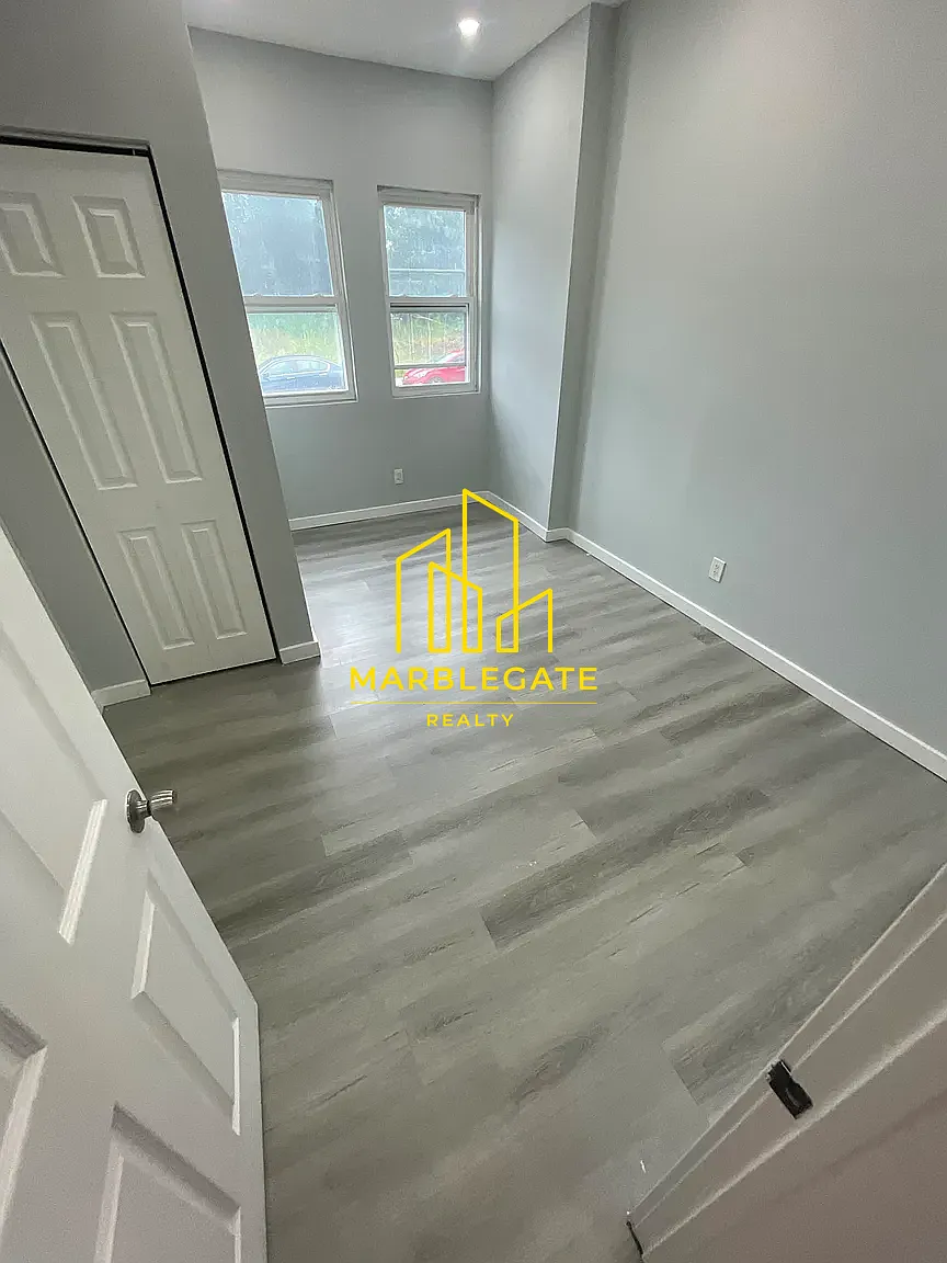 5 bed, $2,600 — Photo 4