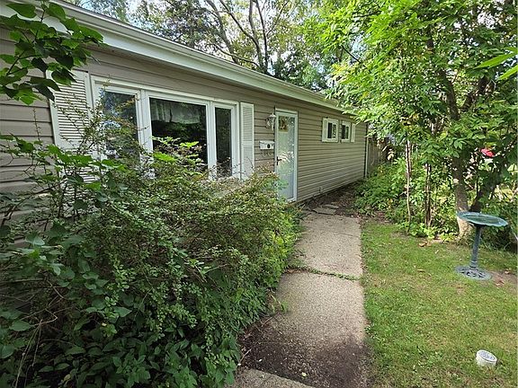 3rd image of 77 Lee St