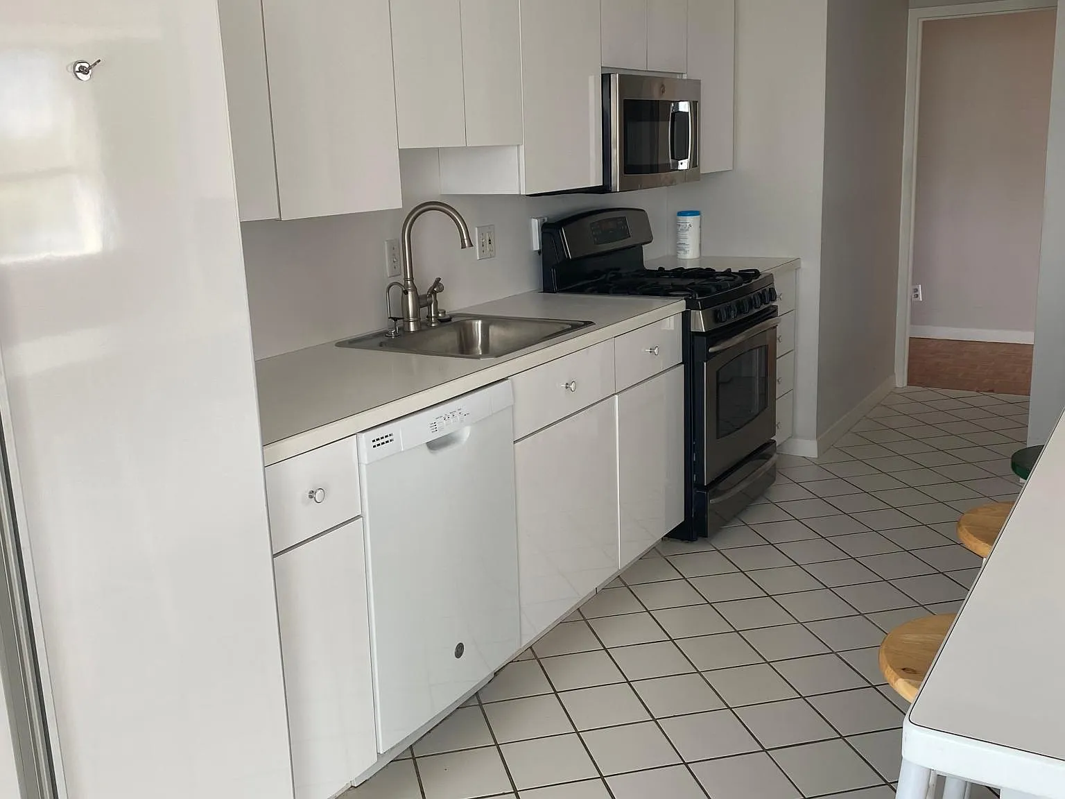 2 bed, 1309 sqft, $2,500 — Photo 3