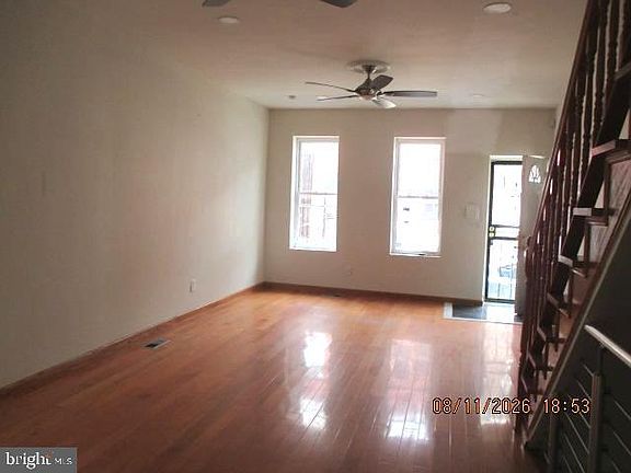 3rd image of 624 Gerritt St