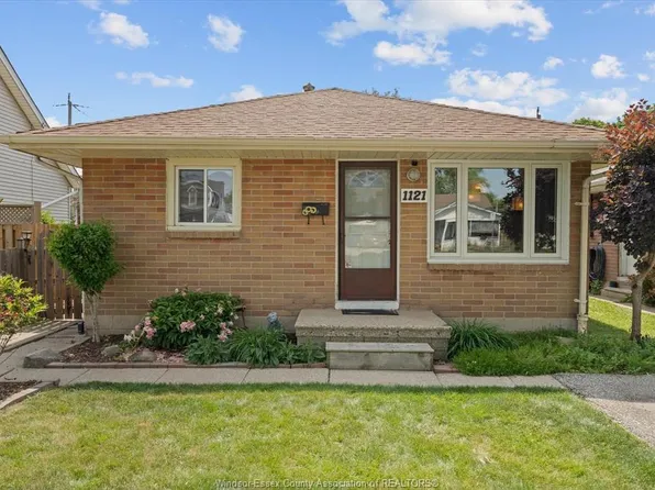 1121 Partington Ave, Windsor, ON N9B 2P3
