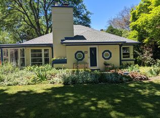 4085 N 110th St, Wauwatosa, WI 53222