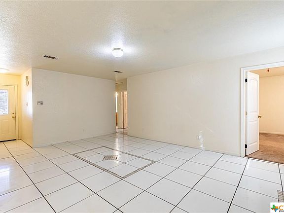 5th image of 1902 Fleetwood Dr